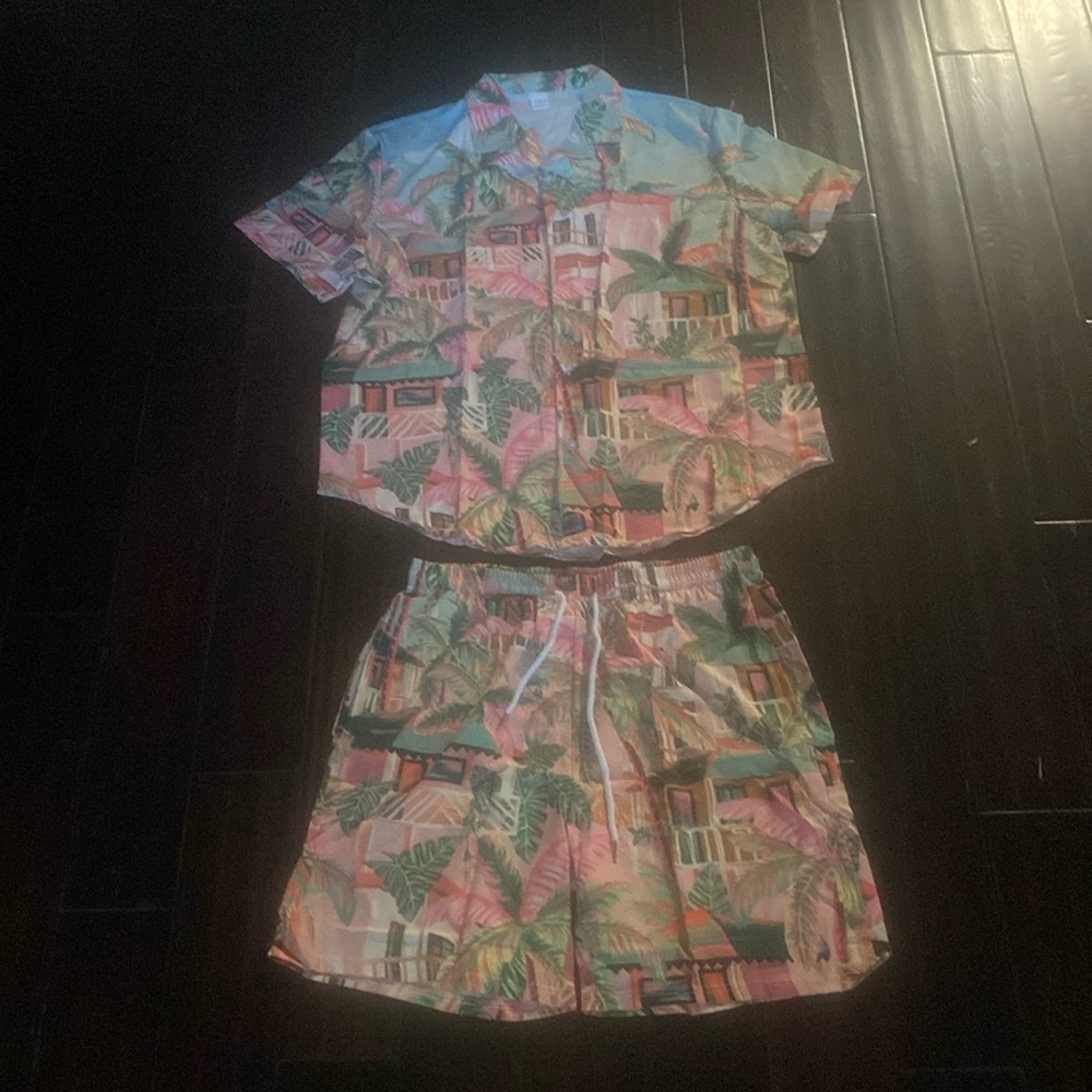 Men’s two piece Hawaiian set shorts and button up shirt with collar